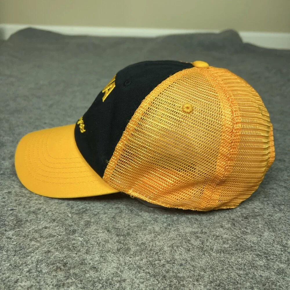 Iowa‎ Hawkeyes Hat Cap Snap Back Mens Black Yellow NCAA Football Trucker Mesh